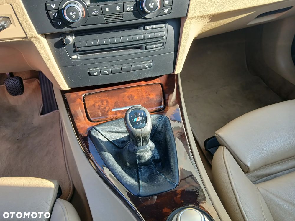 BMW Seria 3 325d - 18