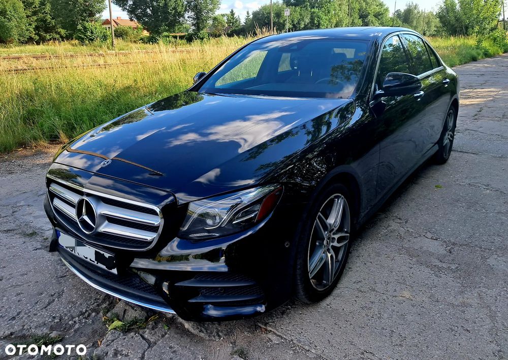 Mercedes-Benz Klasa E 300 9G-TRONIC AMG Line - 2