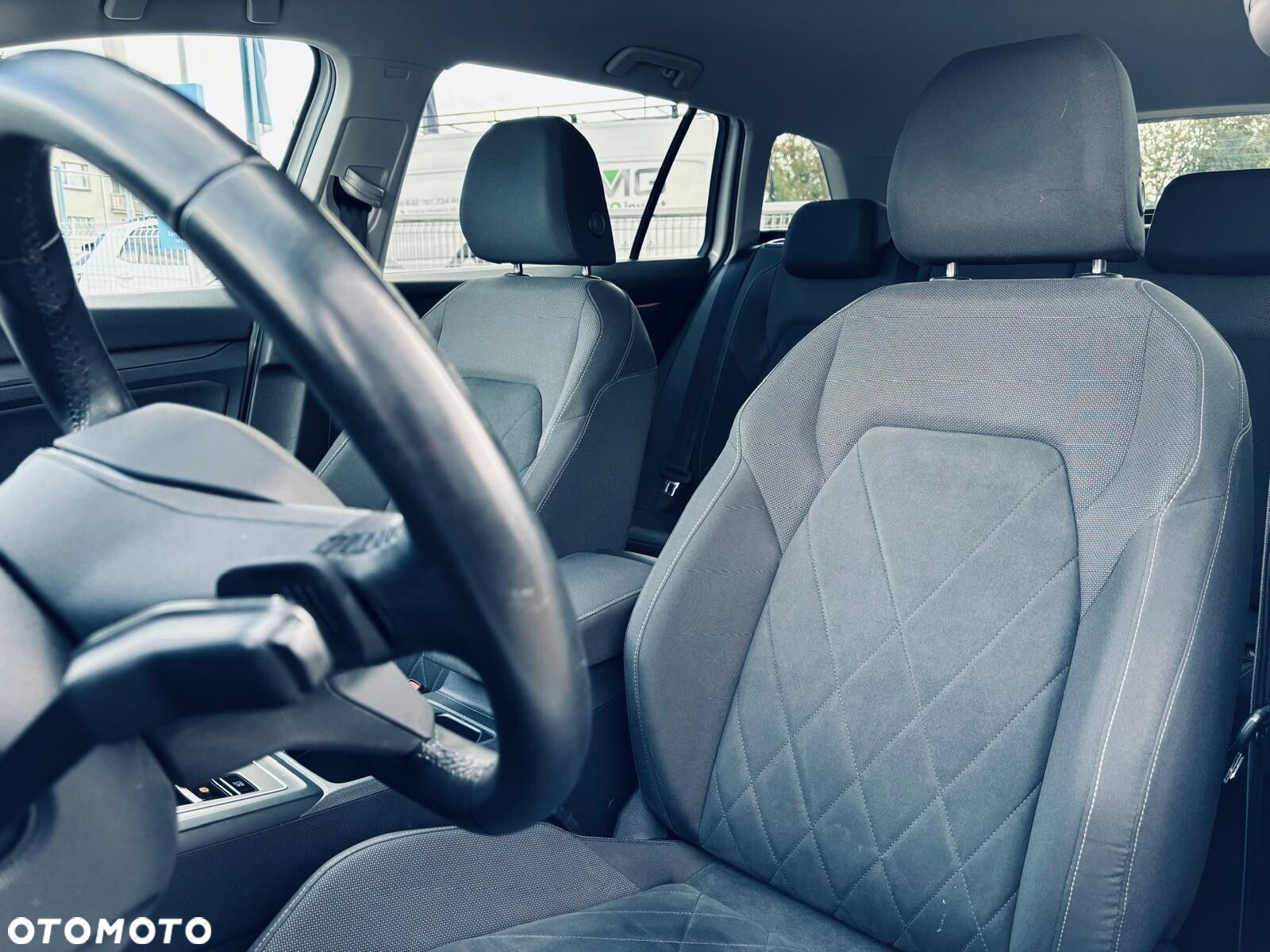 Volkswagen Golf - 12