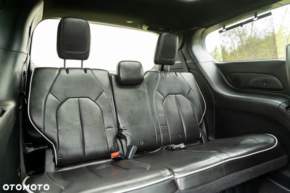 Chrysler Pacifica - 29