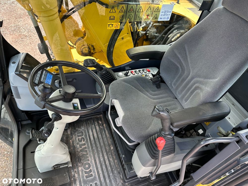 Komatsu /  PW 148-8 / - 6