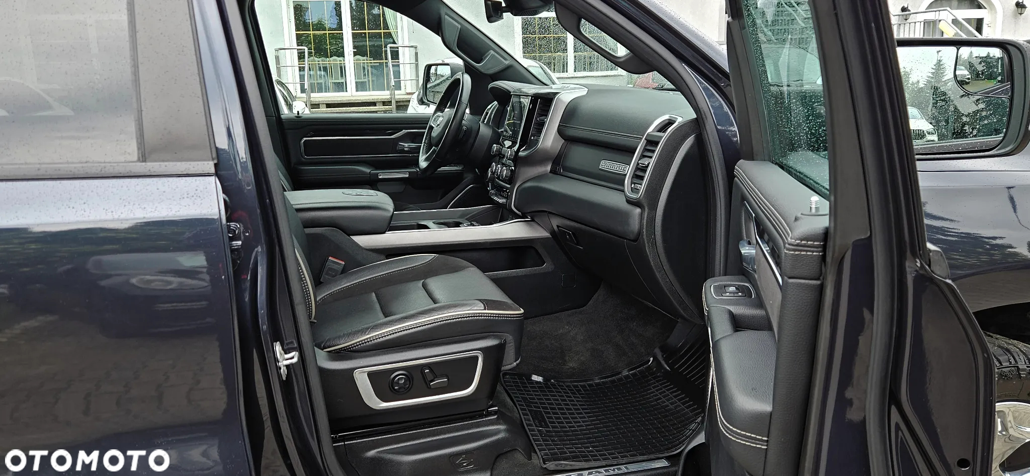 RAM 1500 Crew Cab Laramie - 16