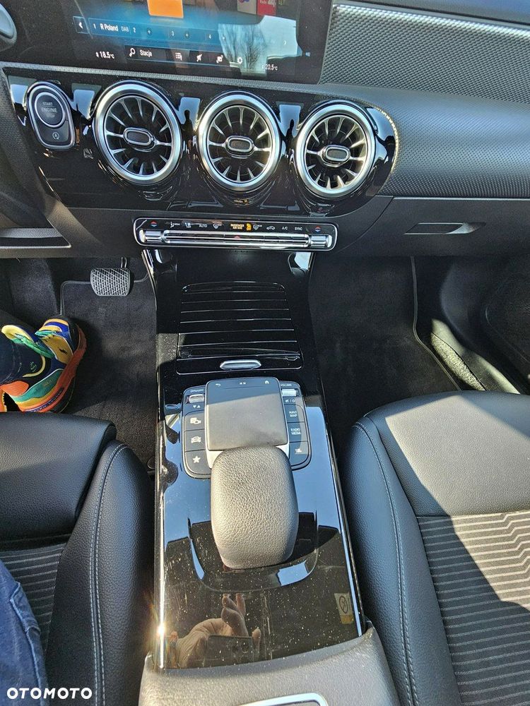 Mercedes-Benz CLA - 27