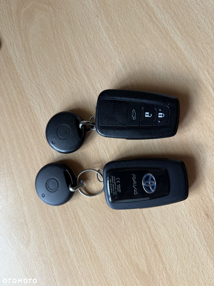 Toyota RAV4 2.5 Hybrid Black Edition by JBL 4x4 - 19