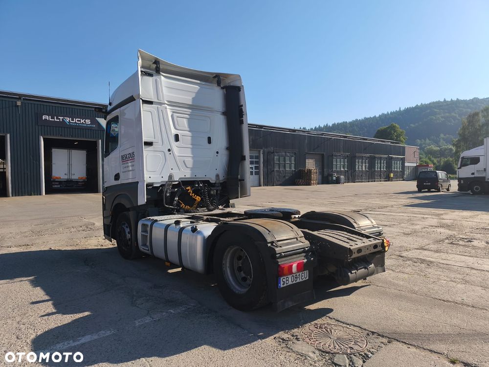 Mercedes-Benz Actros - 4