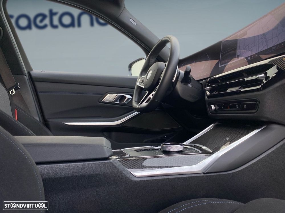 BMW 330 e Pack Desportivo M Auto - 17