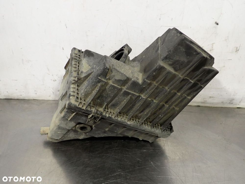 OBUDOWA FILTRA POWIETRZA VOLKSWAGEN T5 - 3