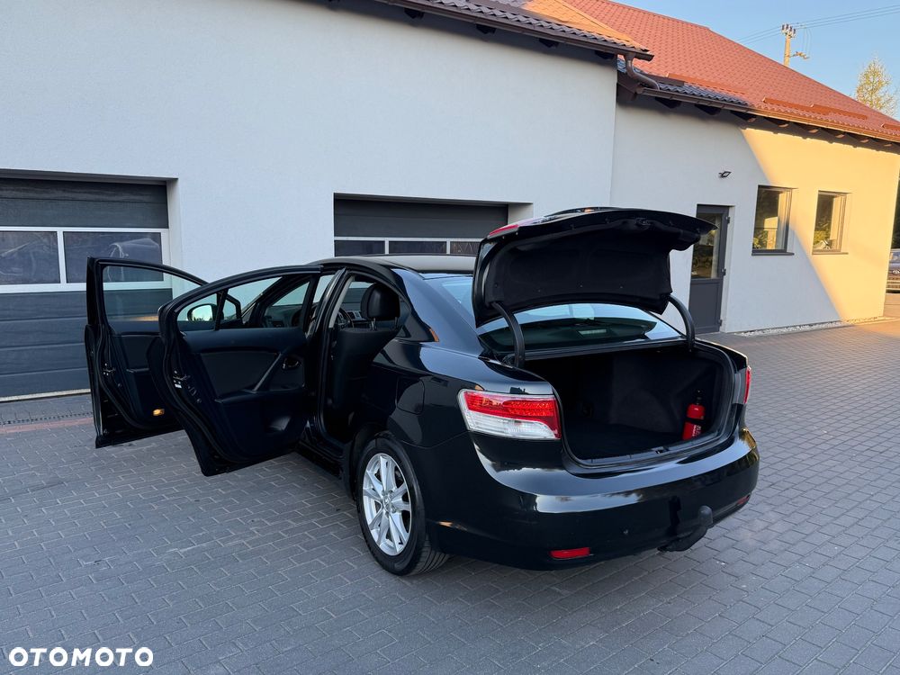 Toyota Avensis 2.0 D-4D Platinium - 9