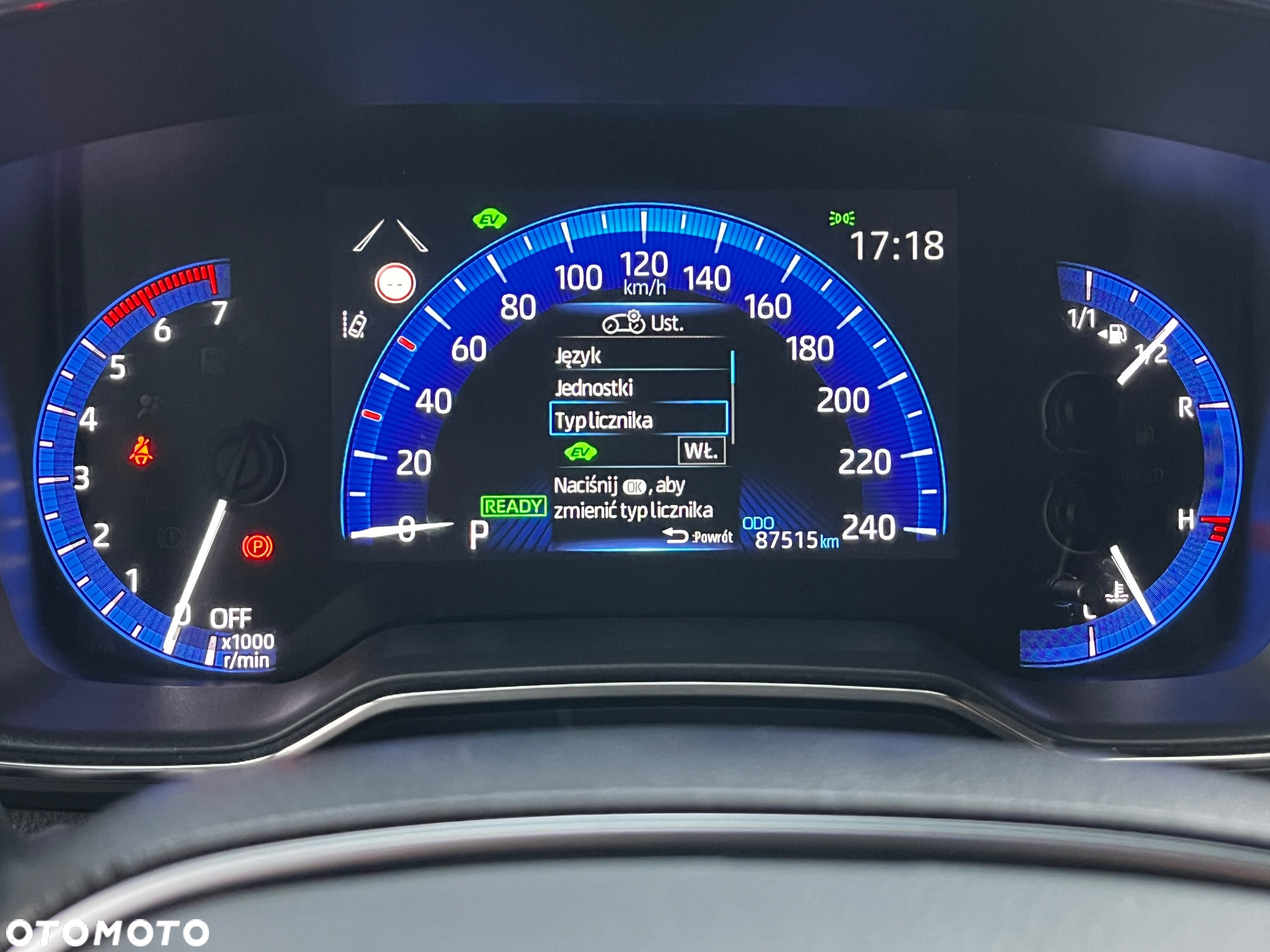 Toyota Corolla 1.8 Hybrid Comfort - 18