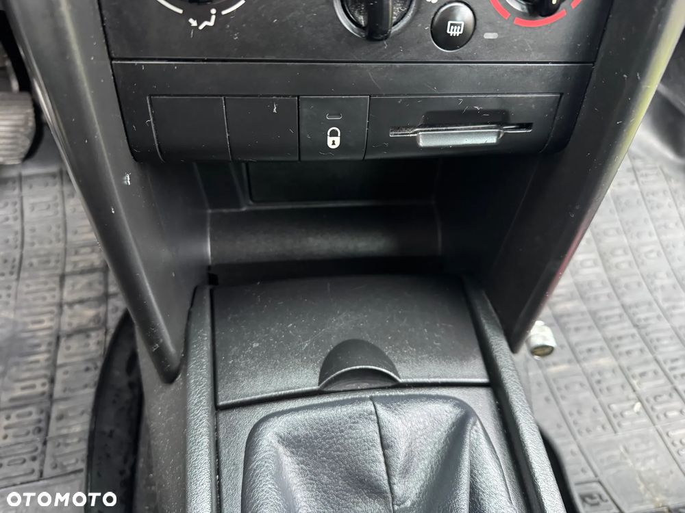 Peugeot 207 1.4 Presence - 19