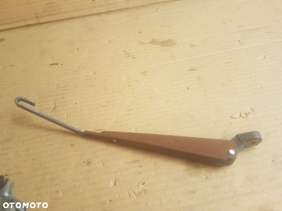 Suzuki Swift EA mechanizm ramię wycieraczki szyby tylnej - 2