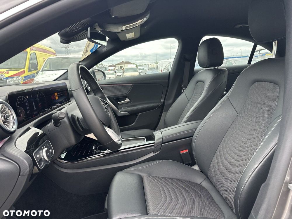 Mercedes-Benz CLA 180 Progressive 7G-DCT - 19
