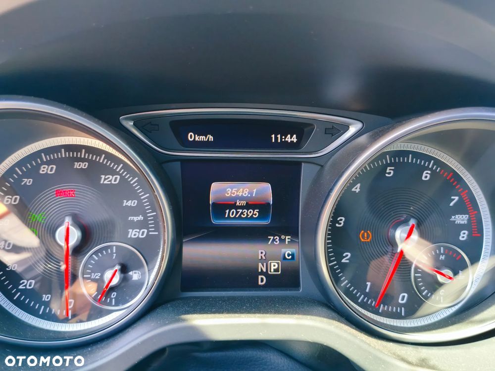 Mercedes-Benz CLA 250 4Matic 7G-DCT - 15