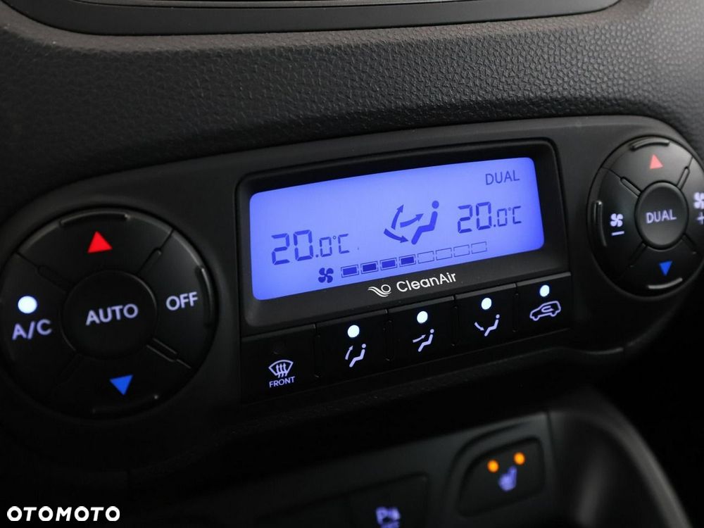 Hyundai ix35 1.6 2WD Fifa World Cup Edition - 27