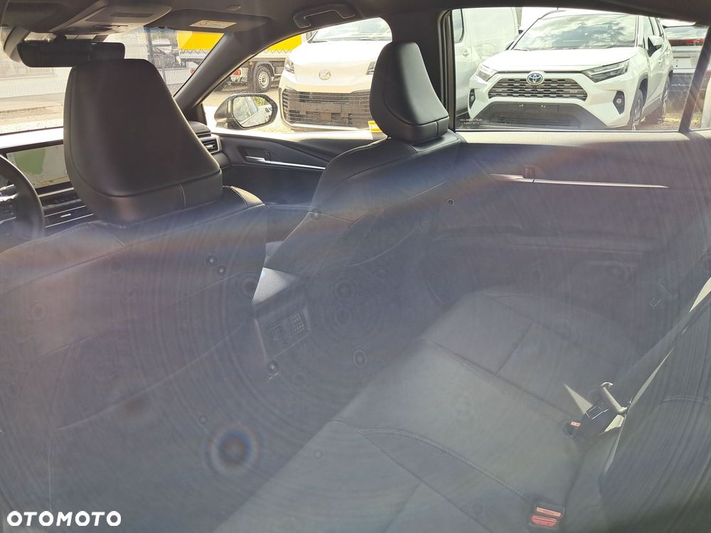 Toyota Camry - 10