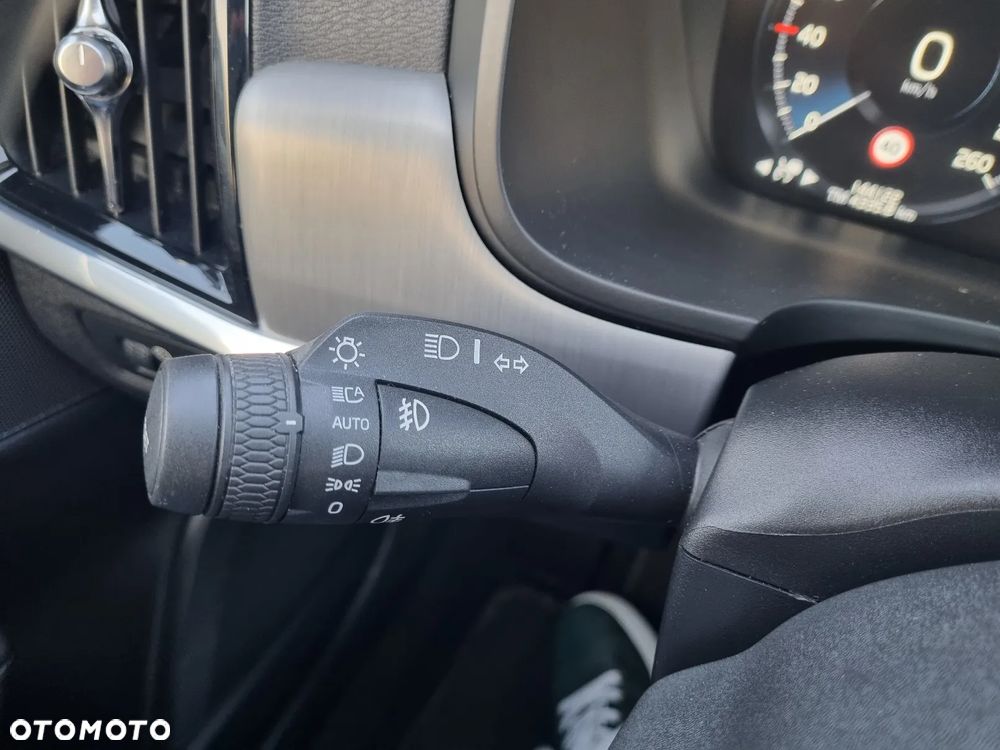Volvo V90 Cross Country D4 AWD Geartronic Pro - 26