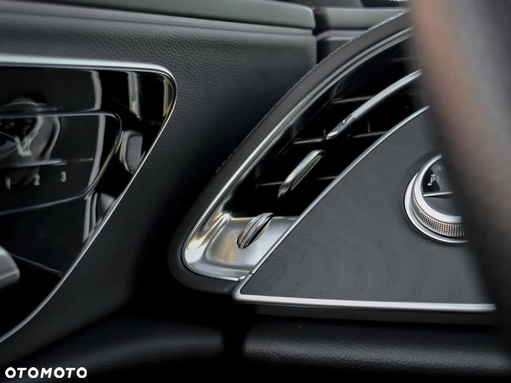 Mercedes-Benz Klasa E 220 d mHEV AMG 9G-Tronic - 25