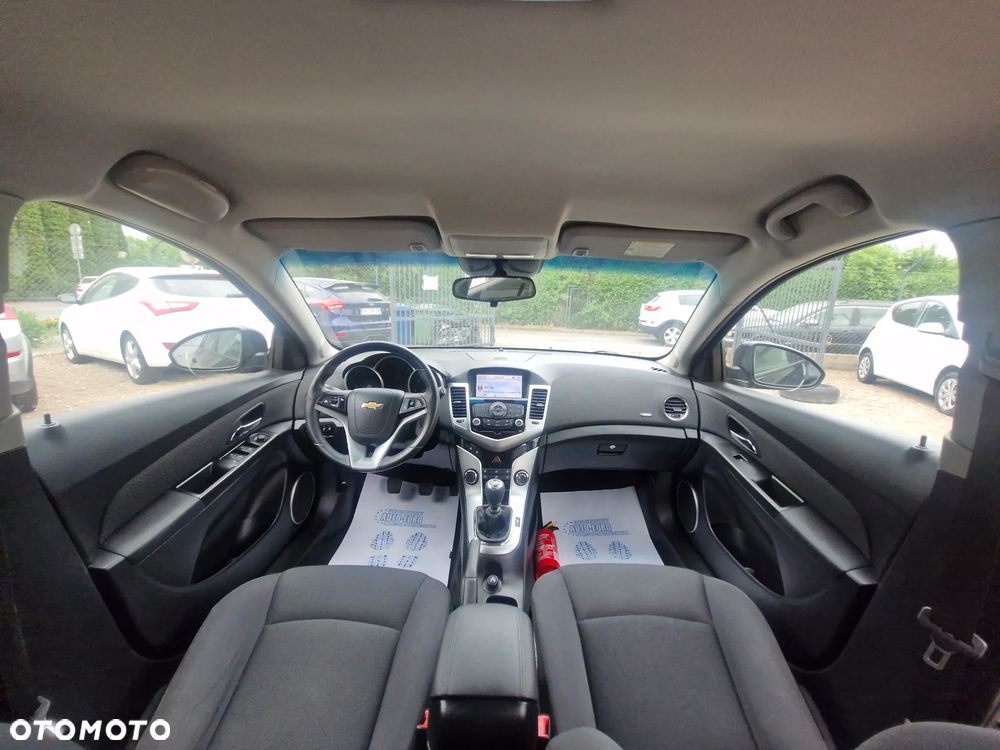 Chevrolet Cruze 1.6 LT+ - 26