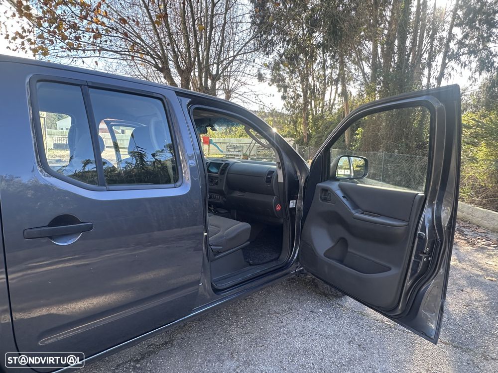 Nissan Navara 2.5 dCi CD FE P.Comfort 4WD - 7