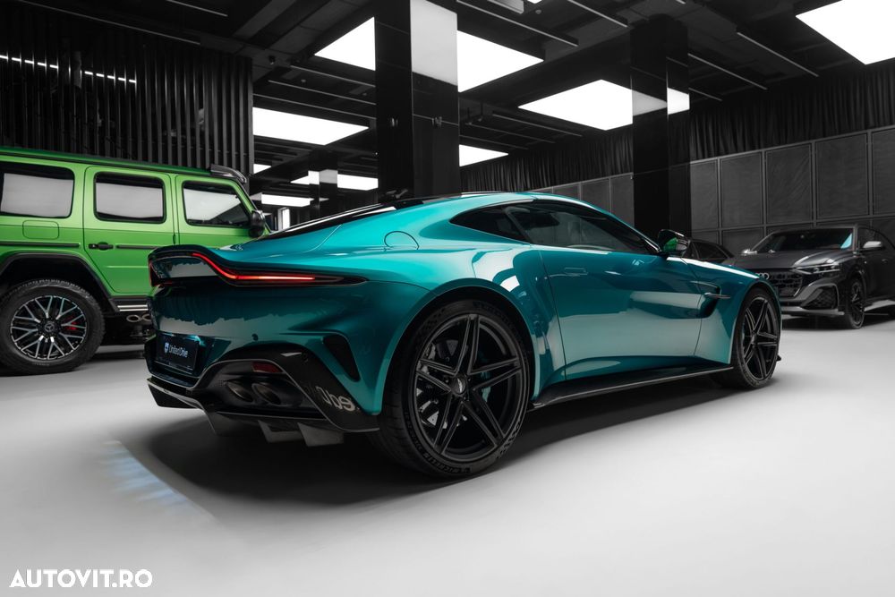 Aston Martin V8 Vantage - 10