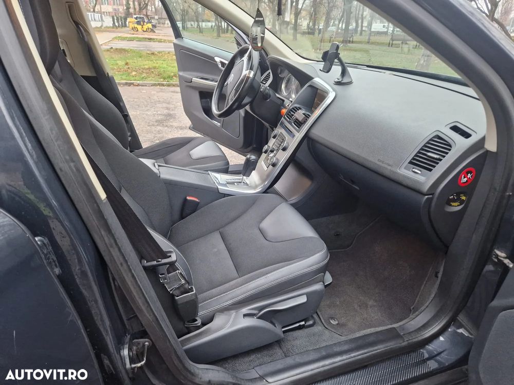 Volvo XC 60 D4 AWD Geartronic Kinetic - 8