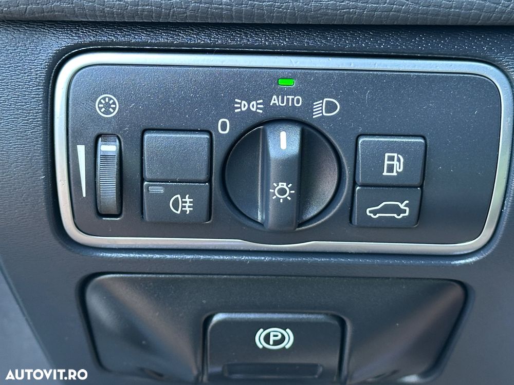Volvo XC 60 D4 Geartronic Momentum - 22