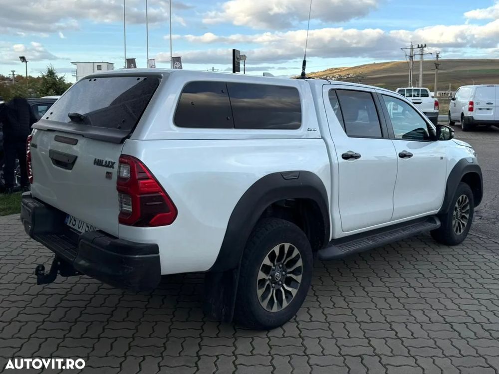 Toyota Hilux 2.8D 204CP 4x4 Double Cab AT GR Sport - 3