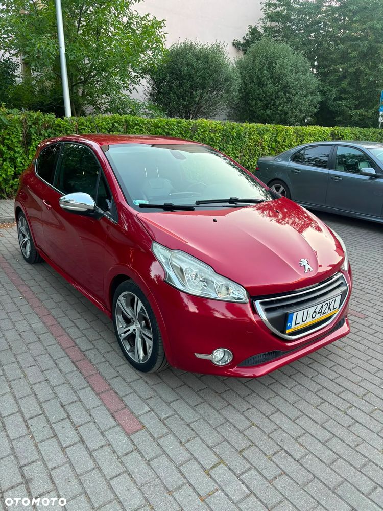 Peugeot 208 1.6 THP GTi - 1