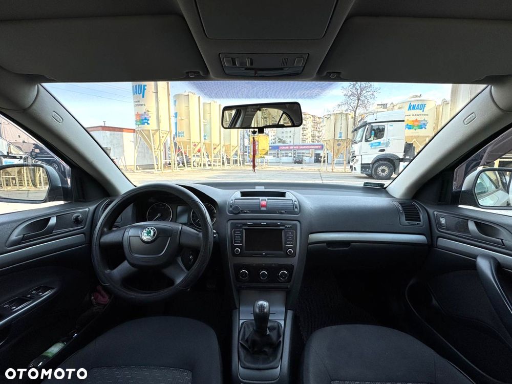 Skoda Octavia 1.6 Tour Classic - 13