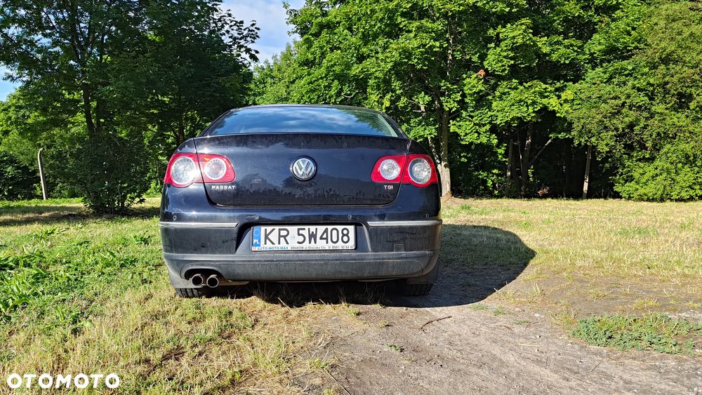 Volkswagen Passat 1.8 TSI Highline - 2