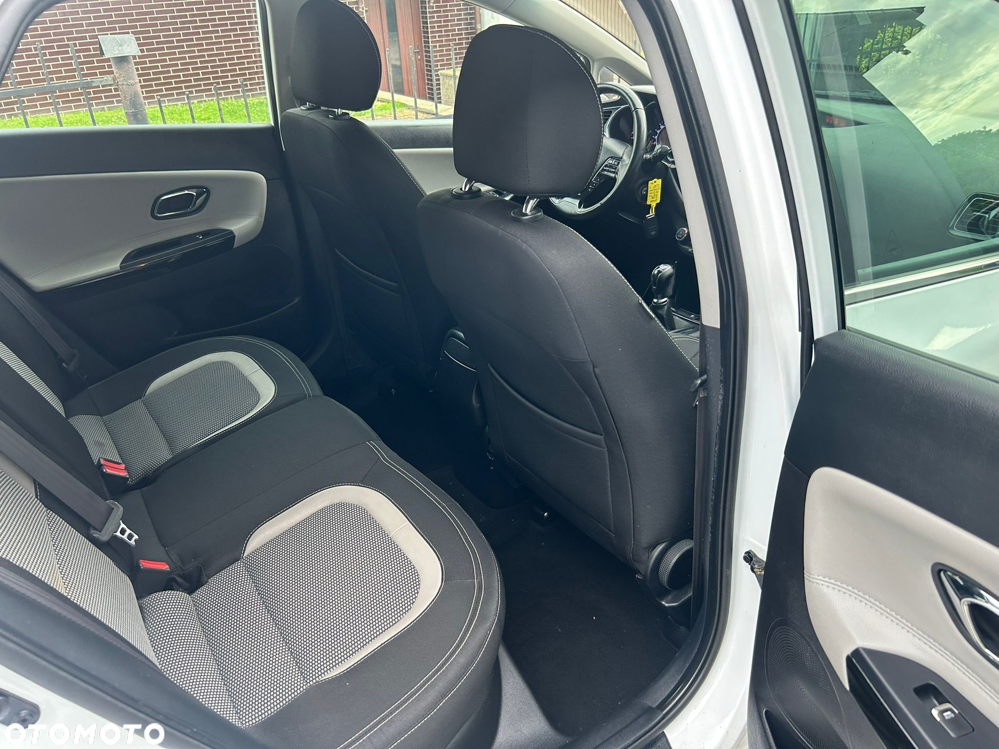 Kia Ceed 1.6 CRDi 136 ISG GT Line - 9