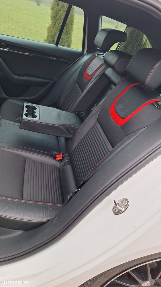 Skoda Octavia Combi 2.0 TDI DSG RS - 6