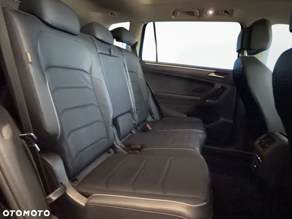 Volkswagen Tiguan Allspace - 16