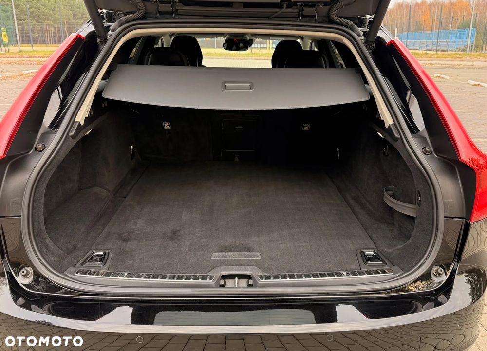 Volvo V90 D3 Geartronic Momentum Pro - 32