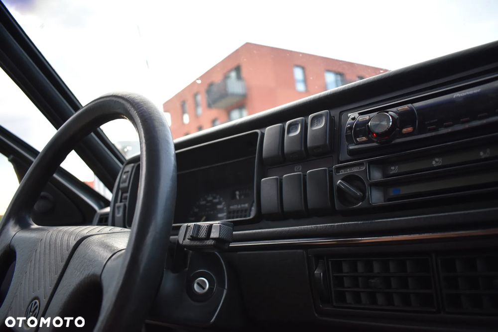 Volkswagen Golf 1.8 GT Special - 8