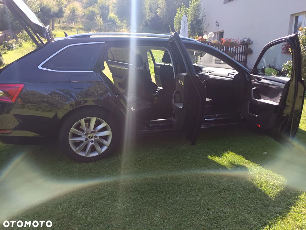 Skoda Superb 2.0 TSI Ambition DSG - 9