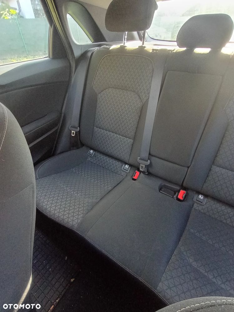 Kia Ceed - 9