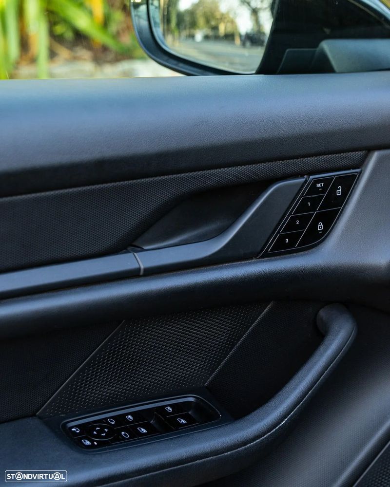 Porsche Taycan 4S - 14