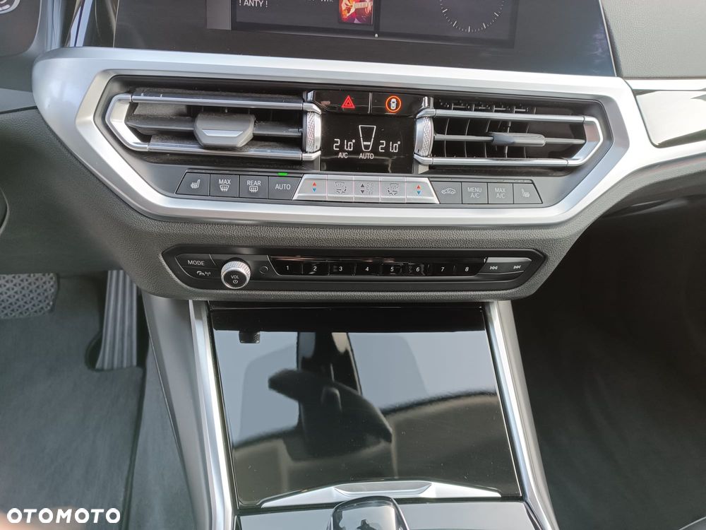 BMW Seria 3 318i Sport Line - 27