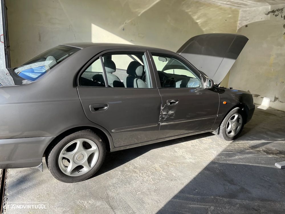 Hyundai Accent 1.3 GLS - 20