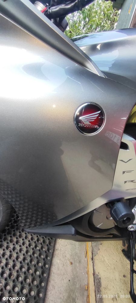 Honda VFR - 22