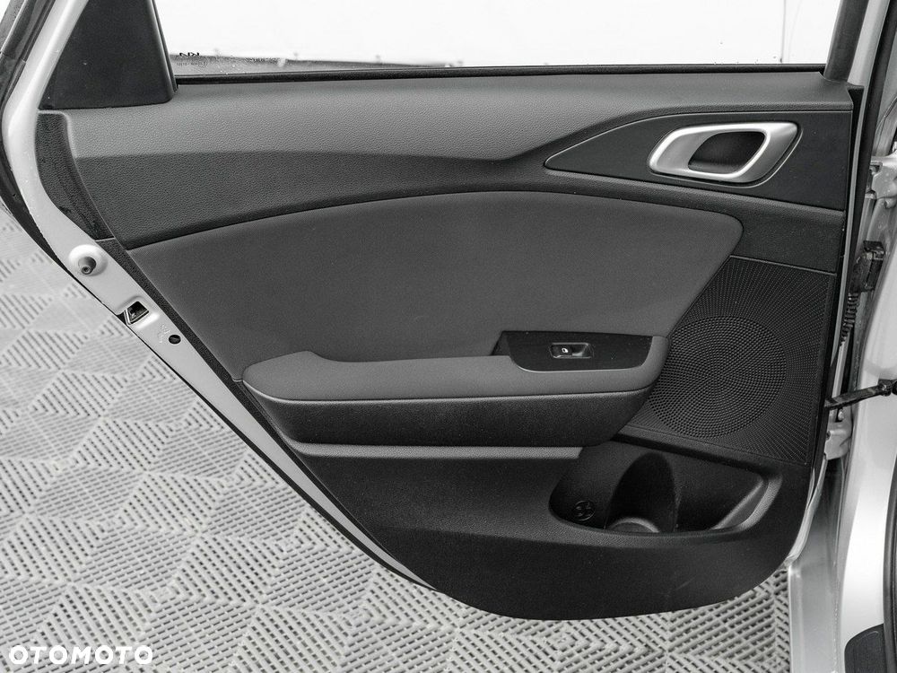 Kia Ceed 1.5 T-GDI M - 22