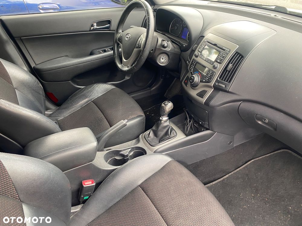 Hyundai i30 1.4 Base + World Cup - 8