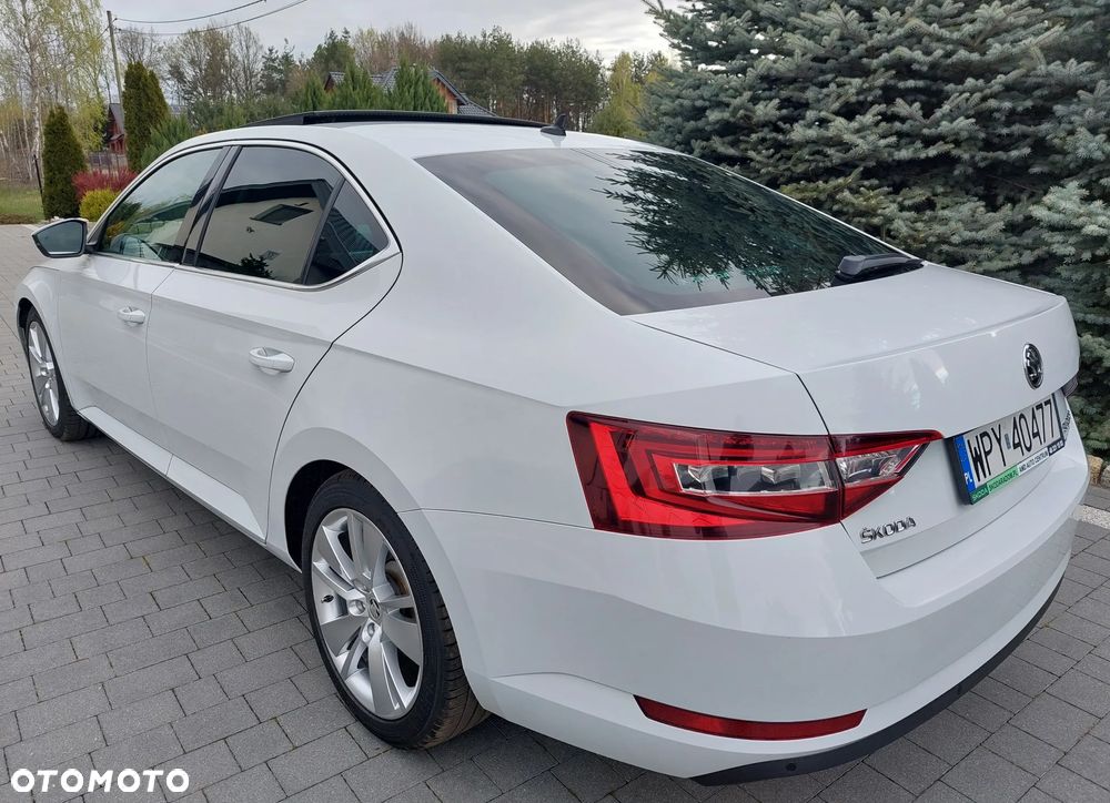 Skoda Superb 2.0 TDI 4x4 Style DSG - 10