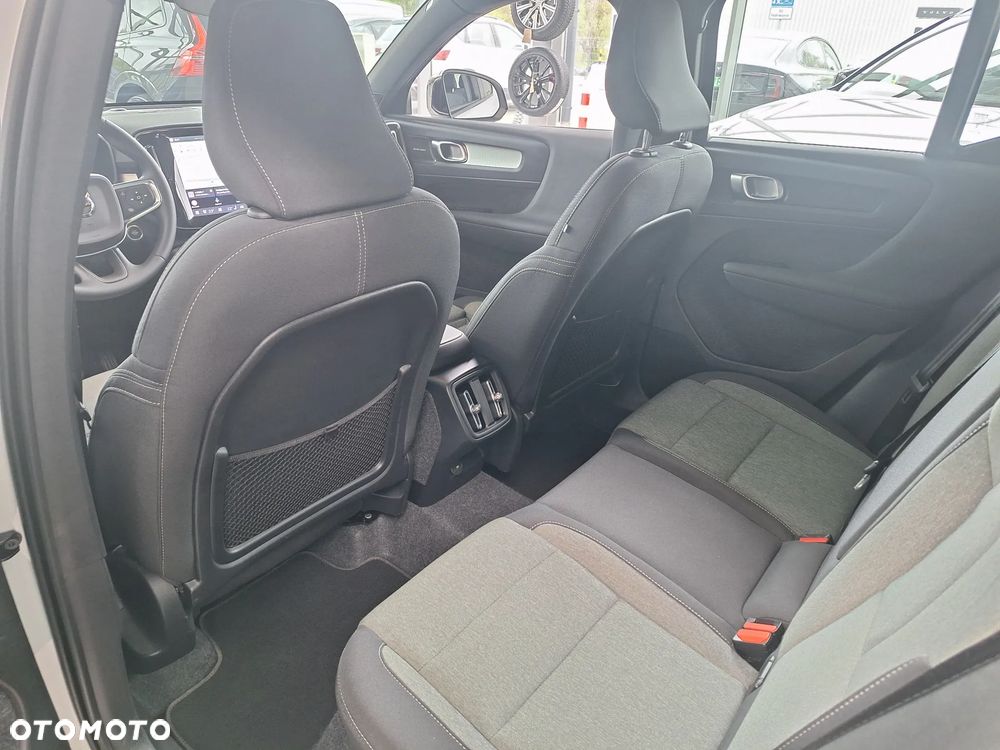 Volvo XC 40 B3 Plus Dark - 16