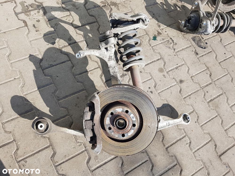 AUDI A4 B7 2.0 TFSI AMORTYZATOR ZWROTNICA PRAWA - 1