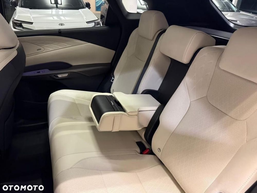 Lexus RX - 11