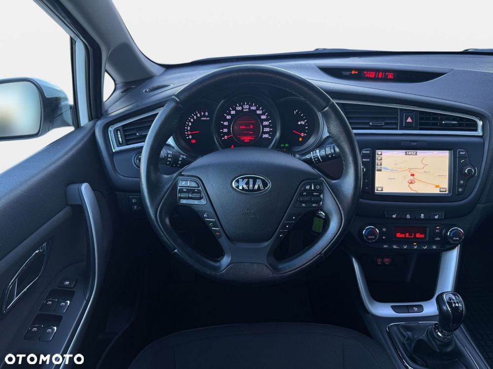 Kia Ceed - 12