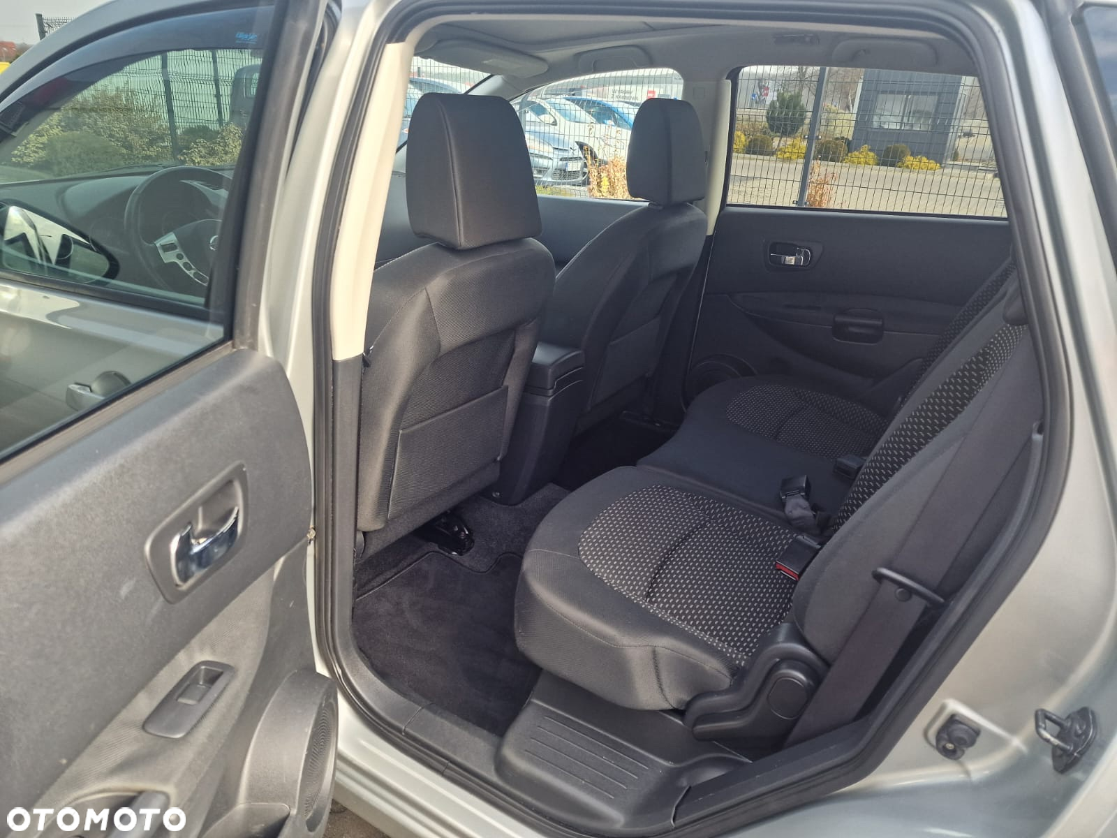 Nissan Qashqai+2 - 12