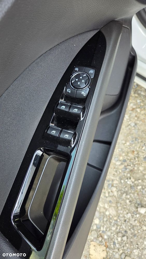 Ford Mondeo 2.0 EcoBlue Titanium - 27